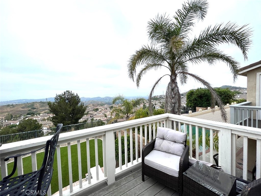 2462 N Avalon Avenue