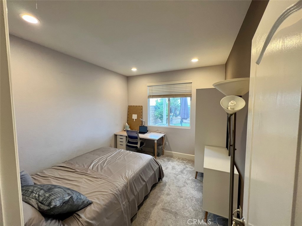 2462 N Avalon Avenue