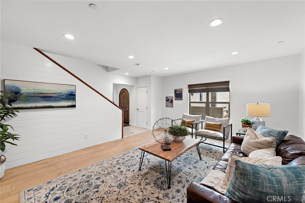 117 Avenida Del Reposo F