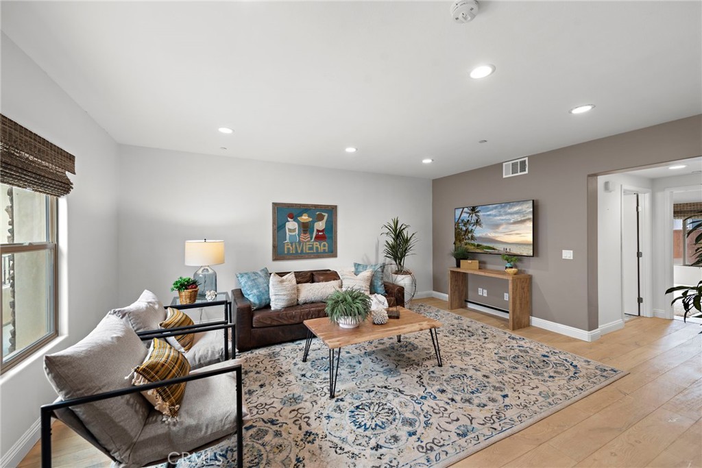 117 Avenida Del Reposo F