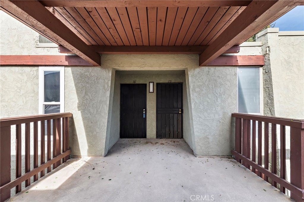 1000 Macarthur Boulevard W 16