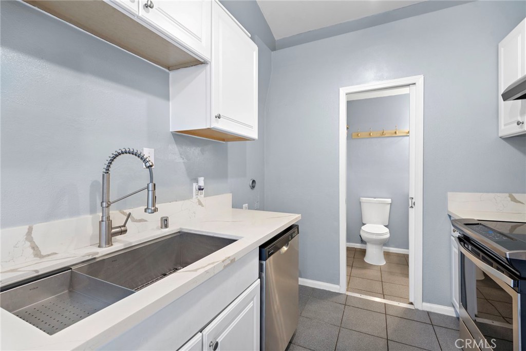 1000 Macarthur Boulevard W 16