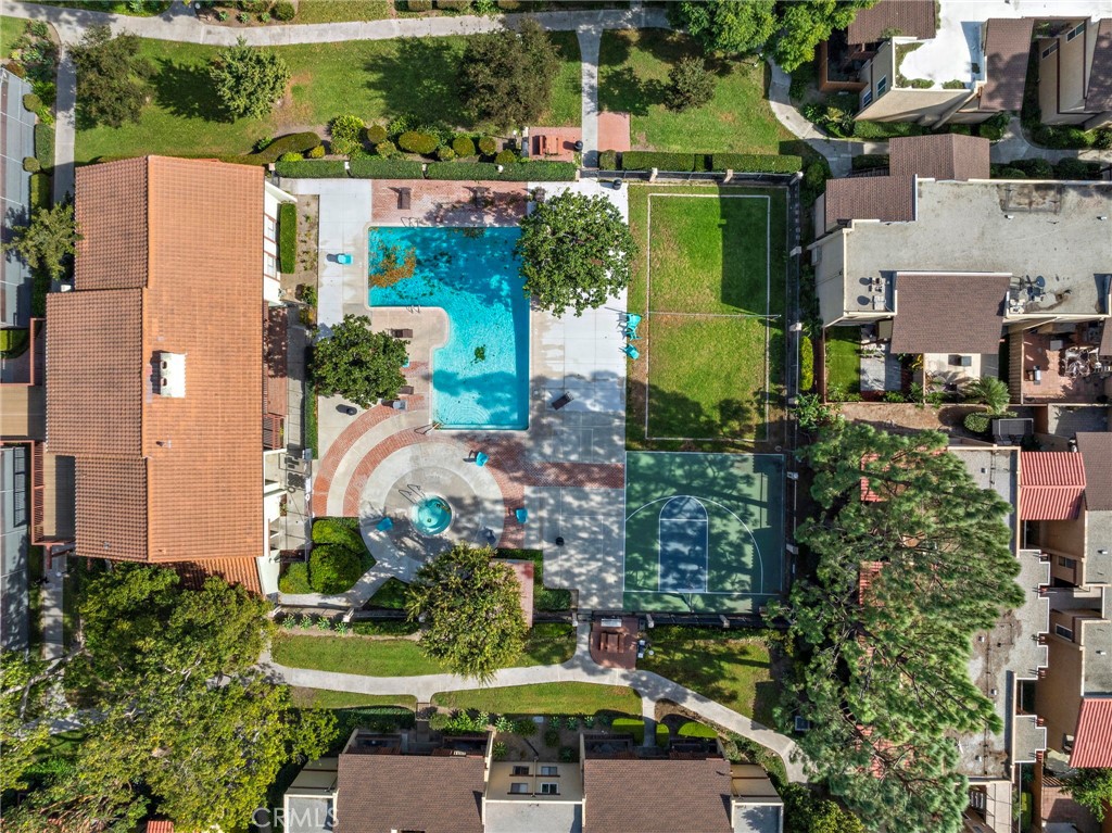 1000 Macarthur Boulevard W 16