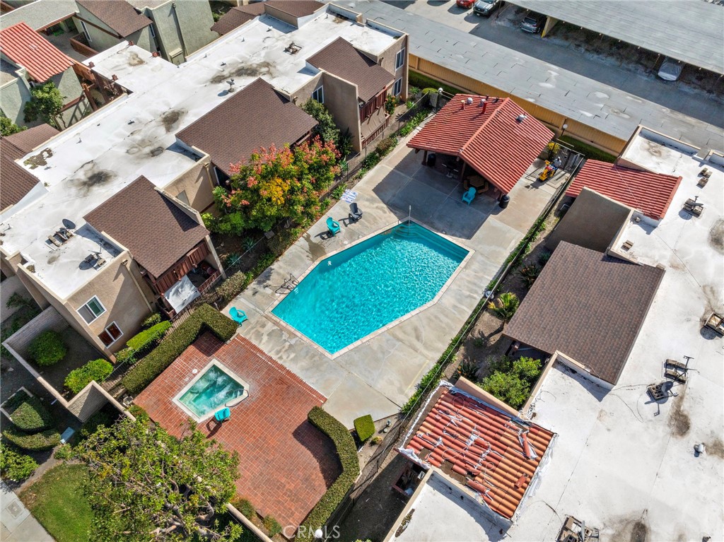 1000 Macarthur Boulevard W 16