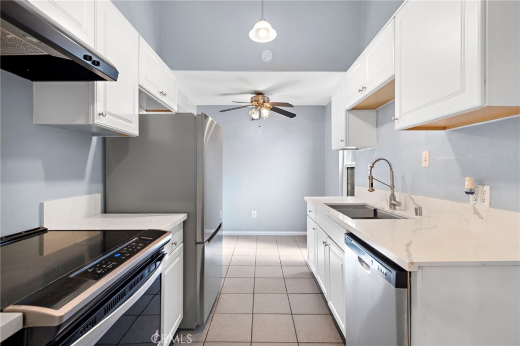 1000 Macarthur Boulevard W 16