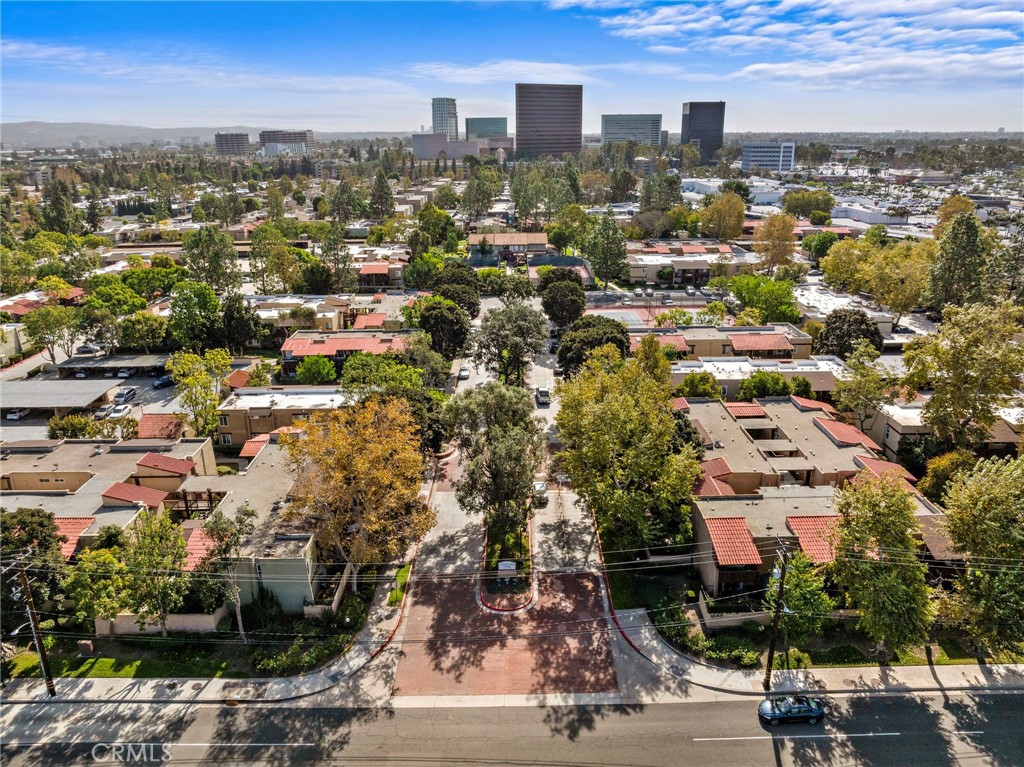 1000 Macarthur Boulevard W 16