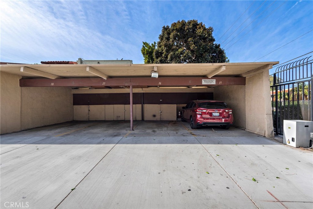 1000 Macarthur Boulevard W 16