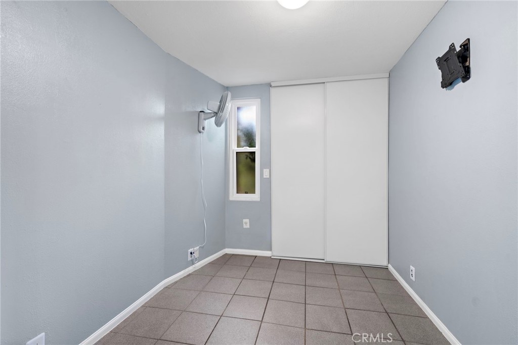 1000 Macarthur Boulevard W 16