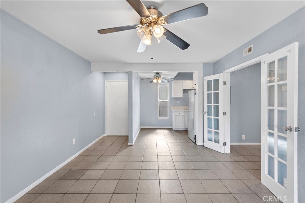 1000 Macarthur Boulevard W 16