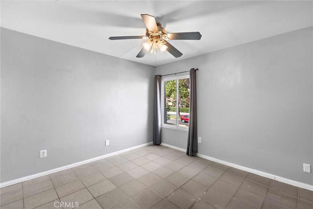 1000 Macarthur Boulevard W 16