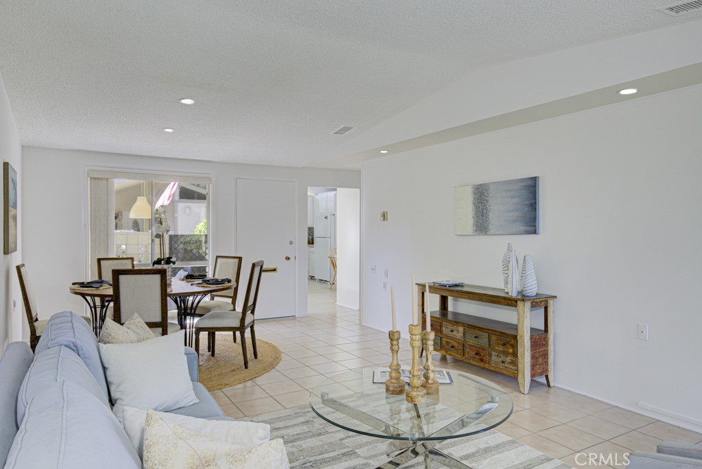 193 Avenida Majorca A