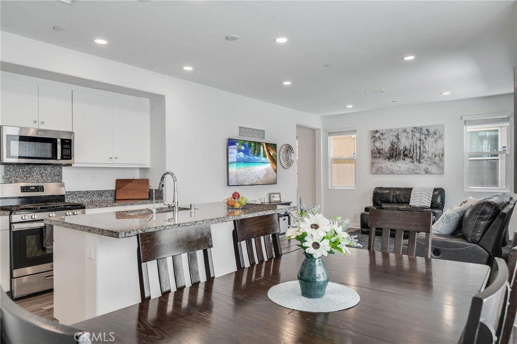 7452 Desert Holly Street