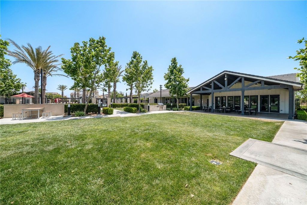 7452 Desert Holly Street