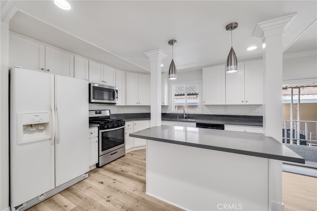 24001 Muirlands Boulevard 387