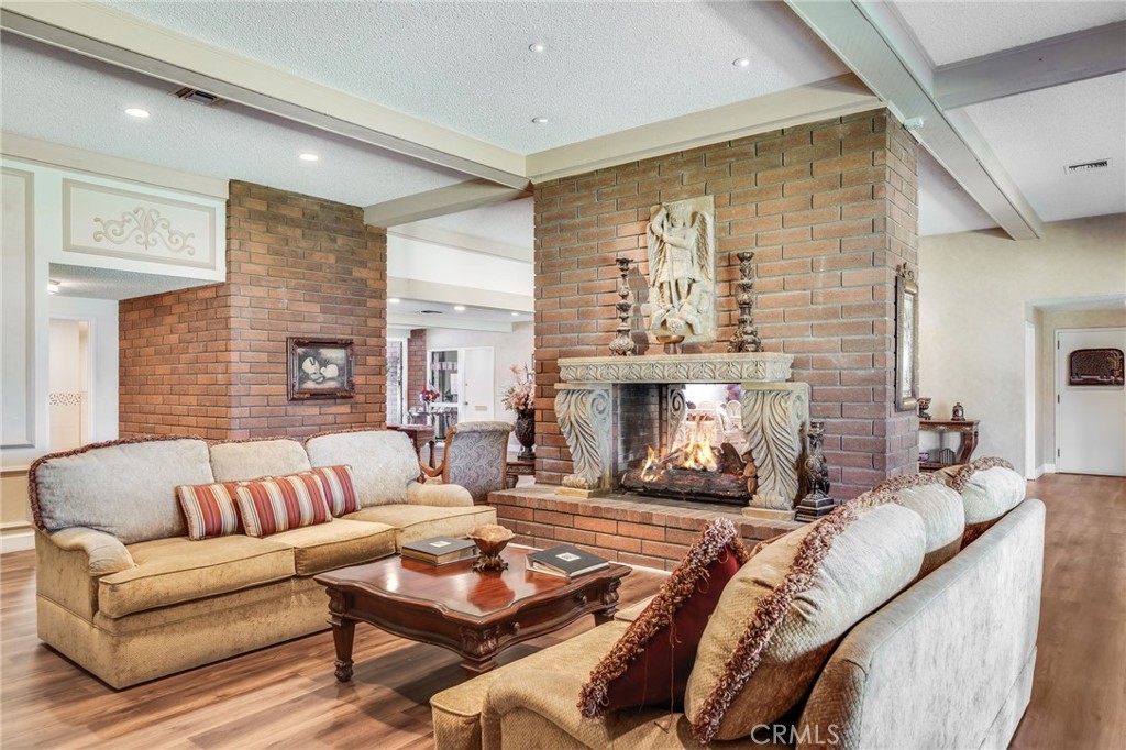 24001 Muirlands Boulevard 387