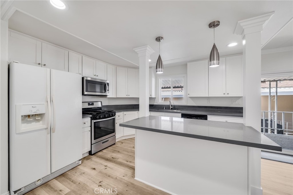 24001 Muirlands Boulevard 387