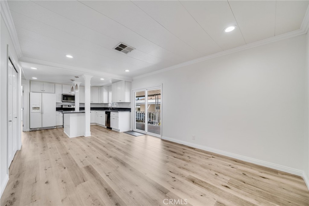 24001 Muirlands Boulevard 387