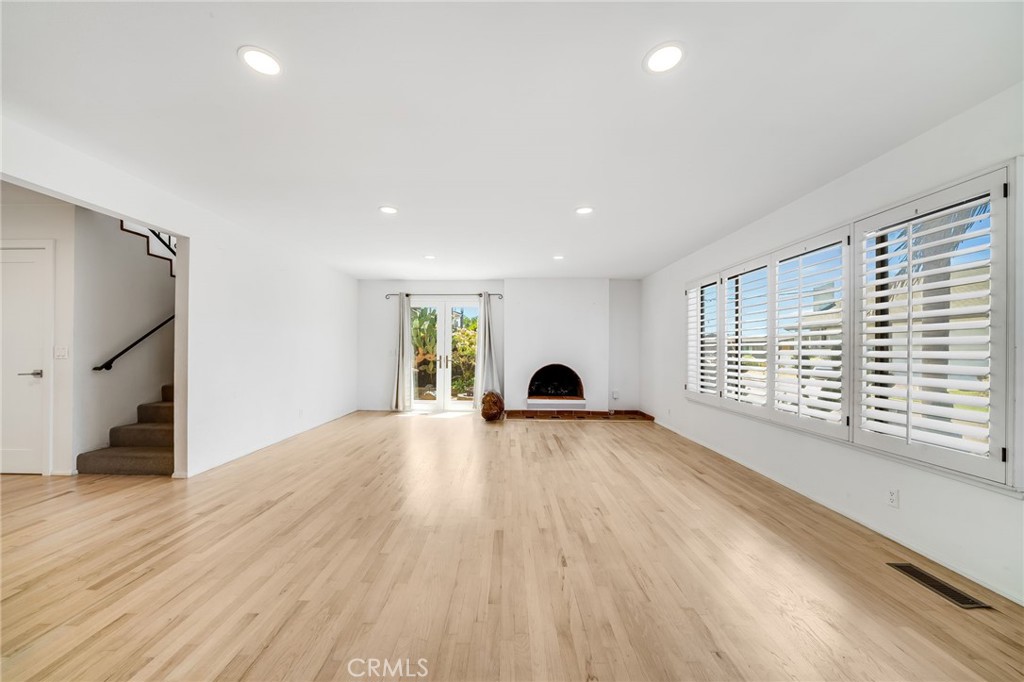 26751 Calle Almanza