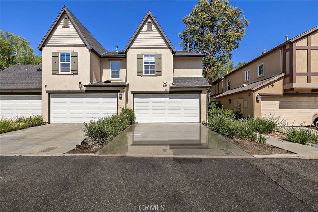 90 Three Vines Court
