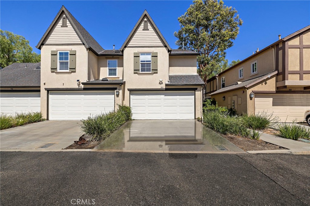 90 Three Vines Court