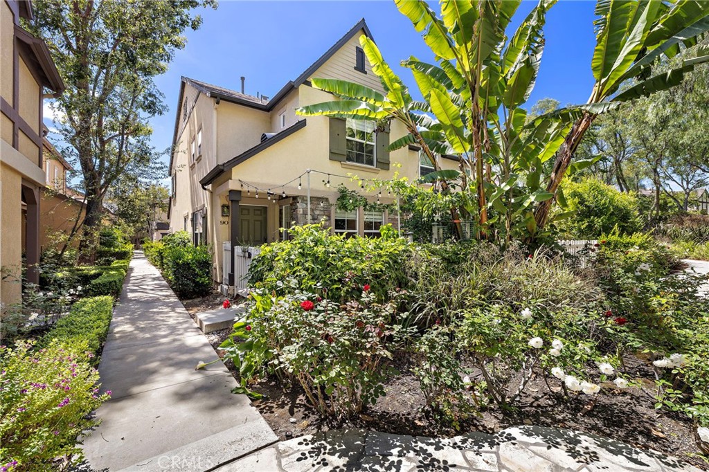 90 Three Vines Court