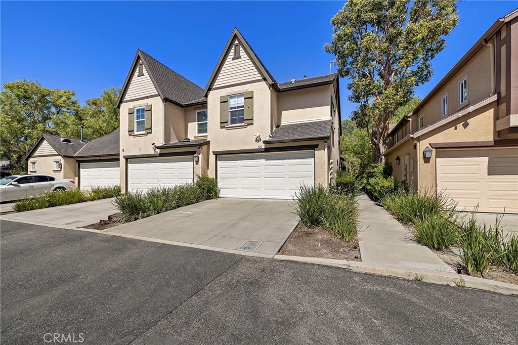 90 Three Vines Court