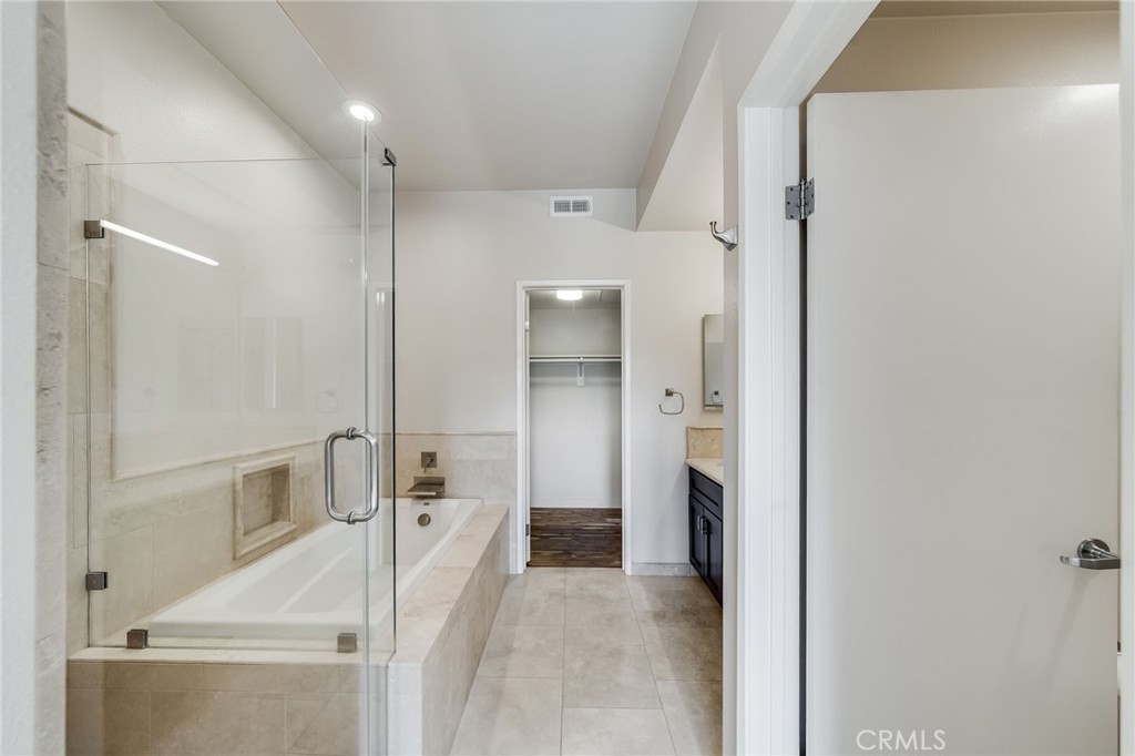 259 E Jeanette
