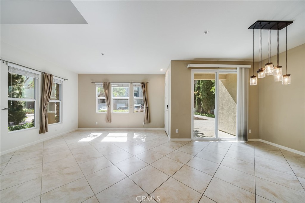 259 E Jeanette