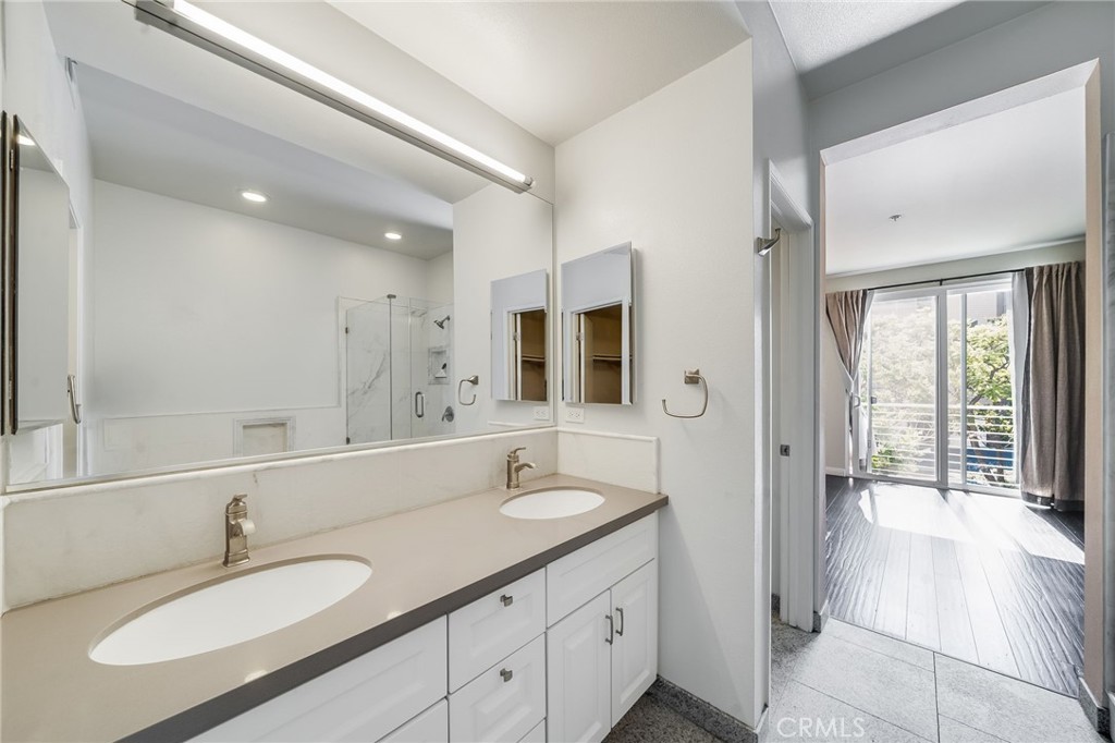 259 E Jeanette
