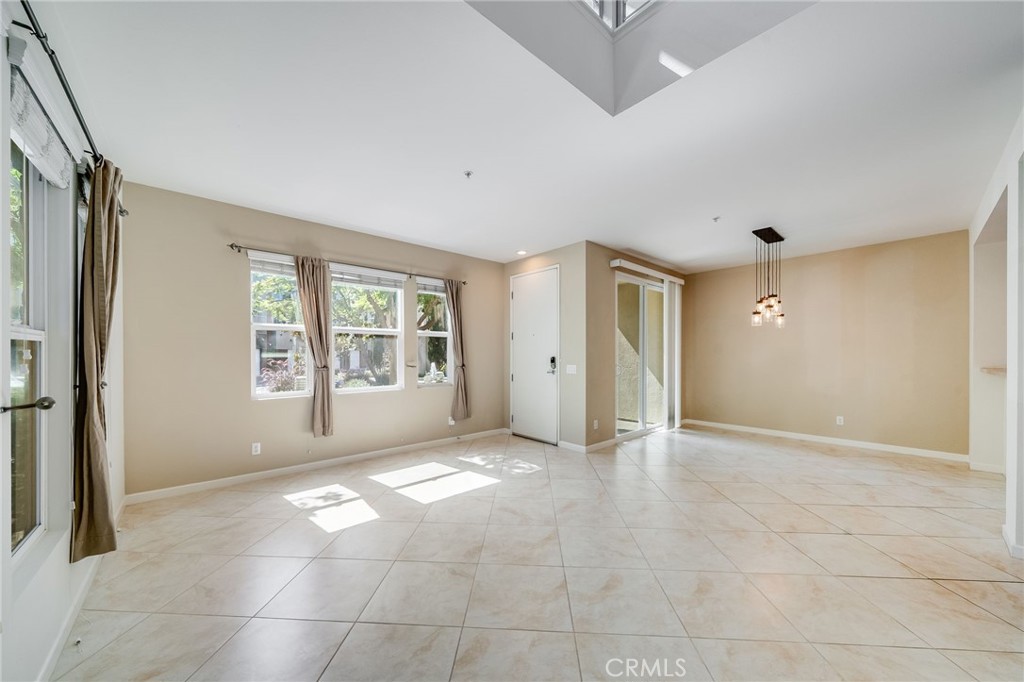 259 E Jeanette