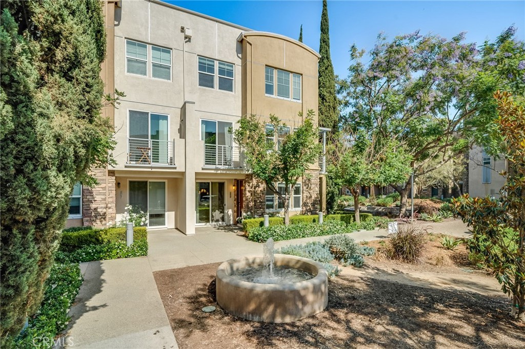 259 E Jeanette