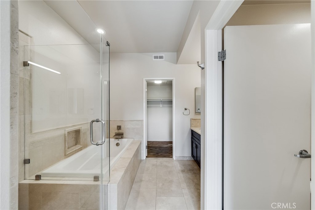 259 E Jeanette
