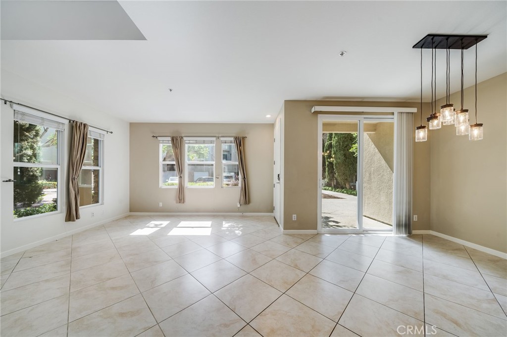259 E Jeanette