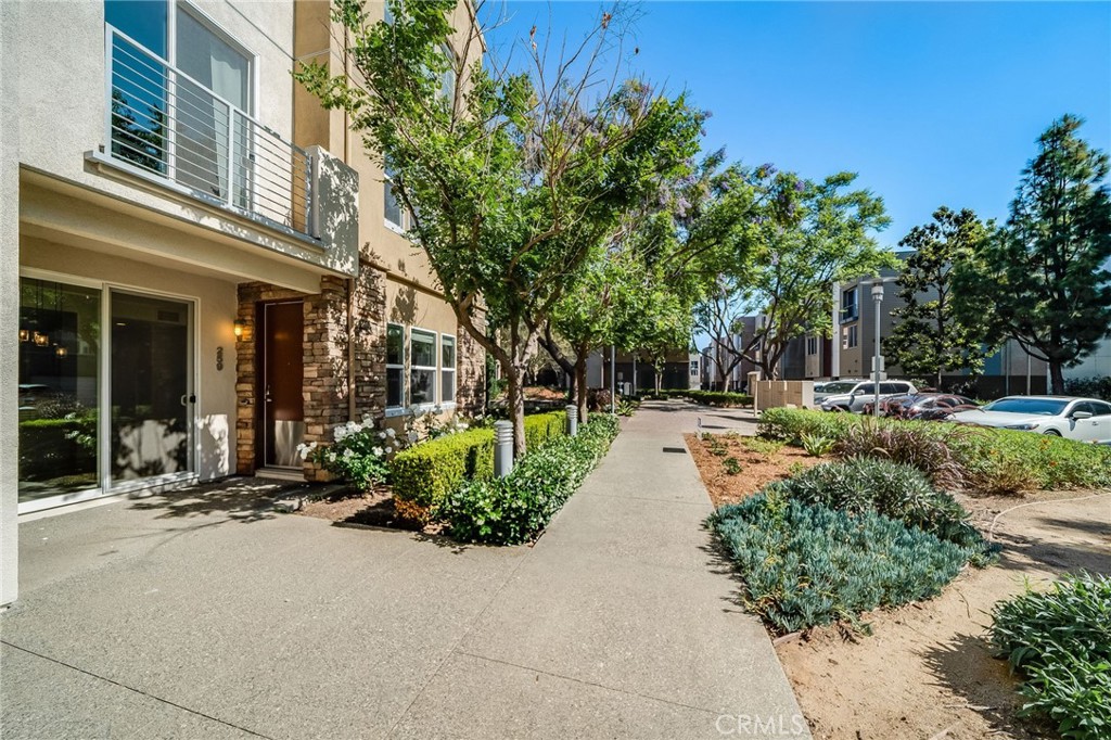 259 E Jeanette