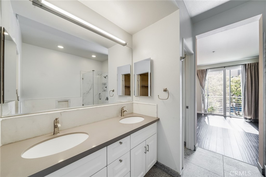 259 E Jeanette