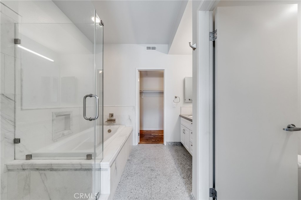 259 E Jeanette