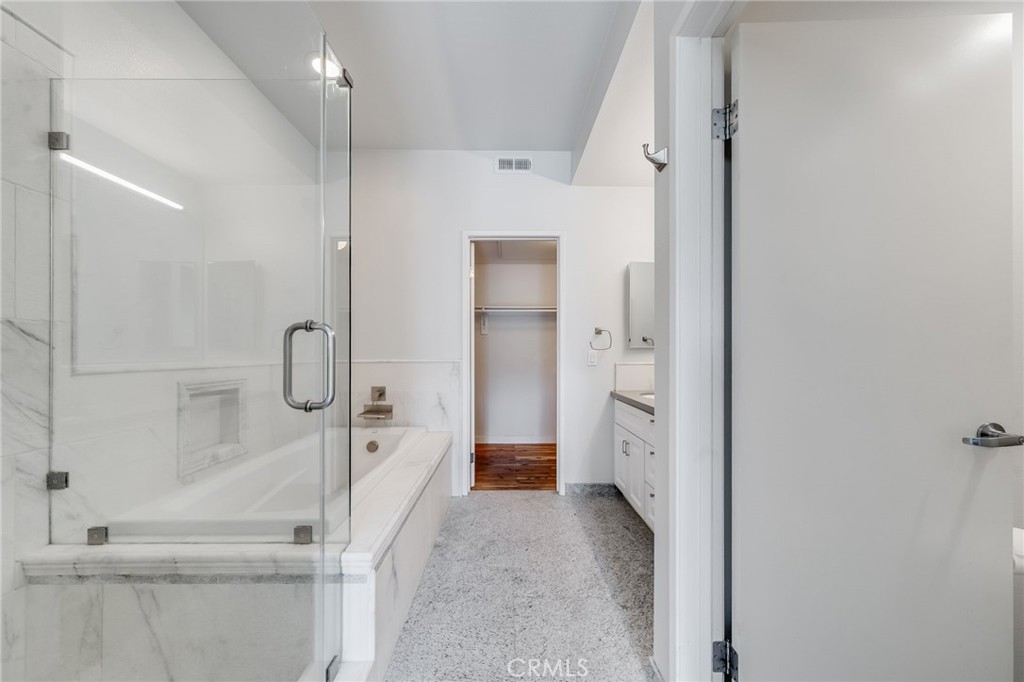 259 E Jeanette