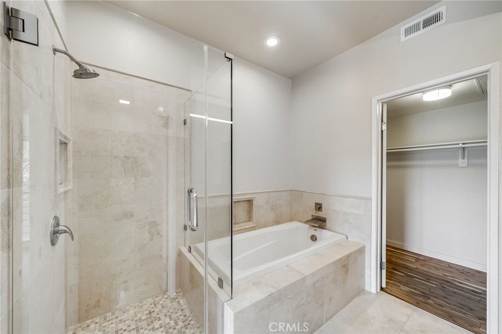 259 E Jeanette
