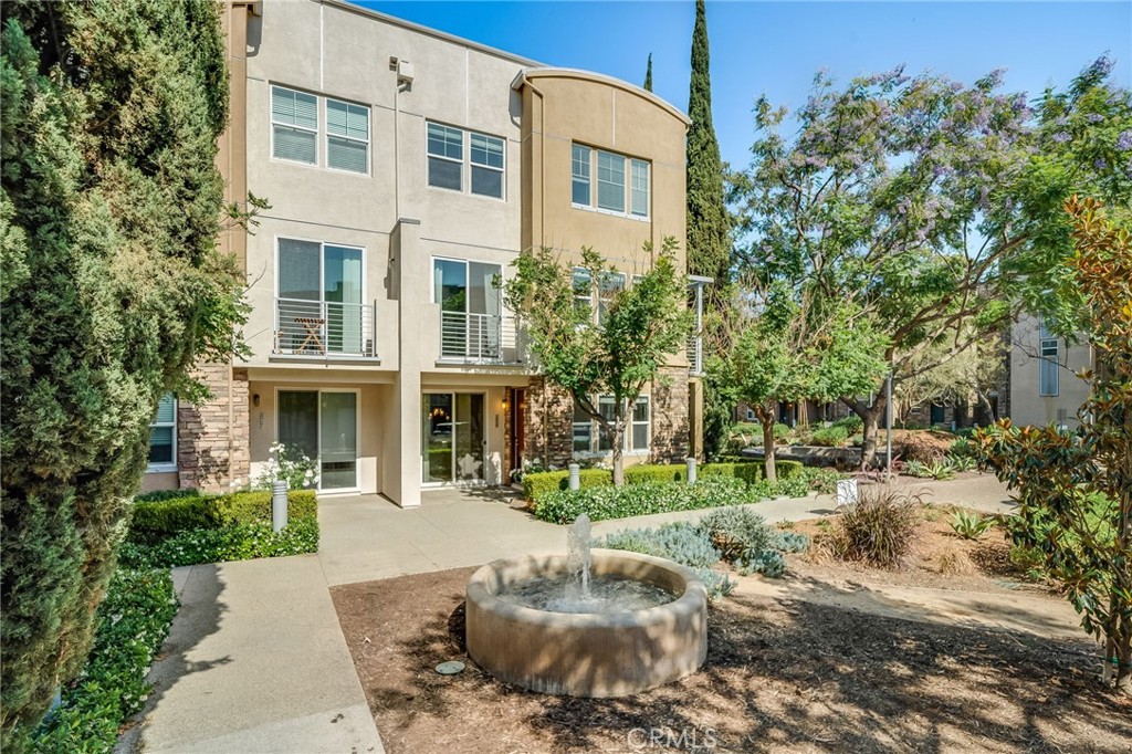 259 E Jeanette
