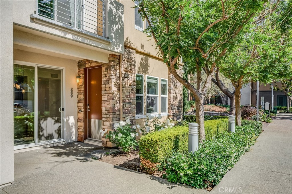 259 E Jeanette