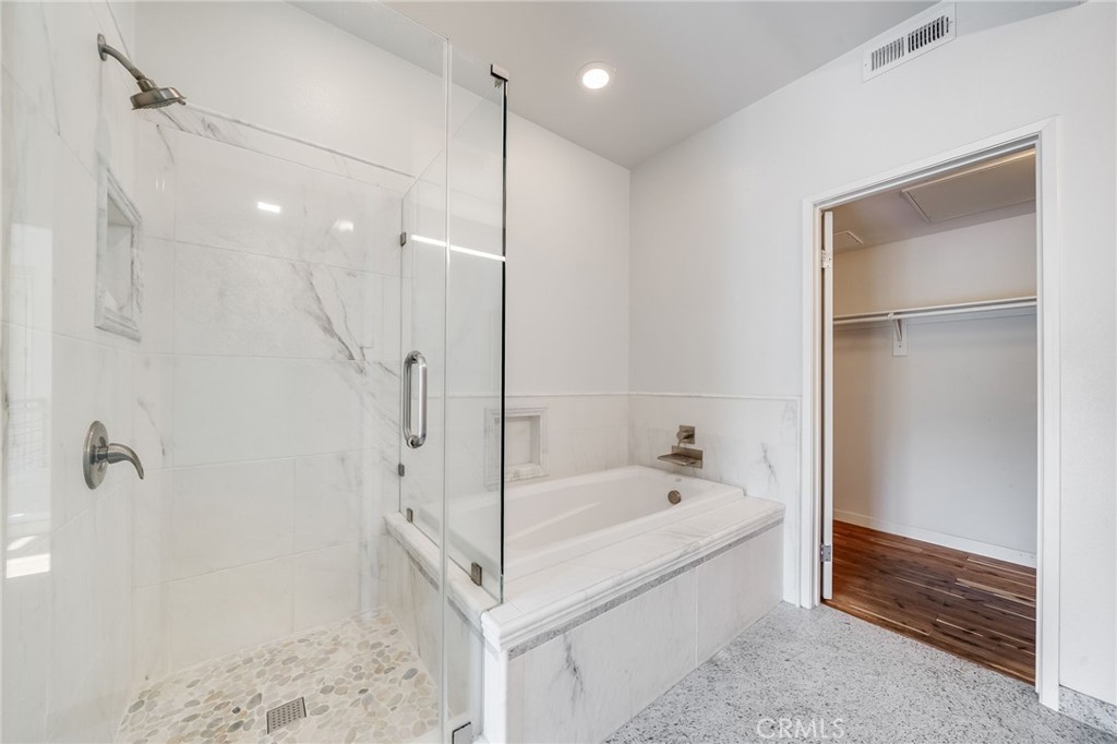 259 E Jeanette