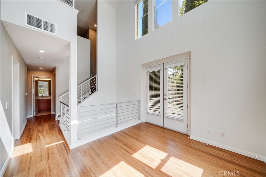 259 E Jeanette