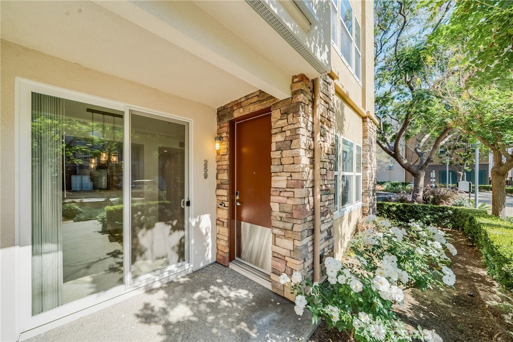 259 E Jeanette