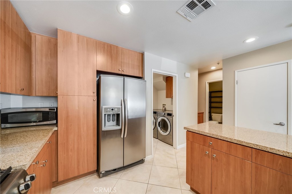 259 E Jeanette