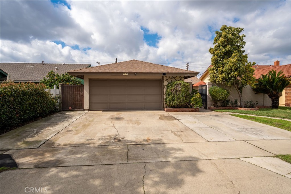 2226 N Eastwood Avenue