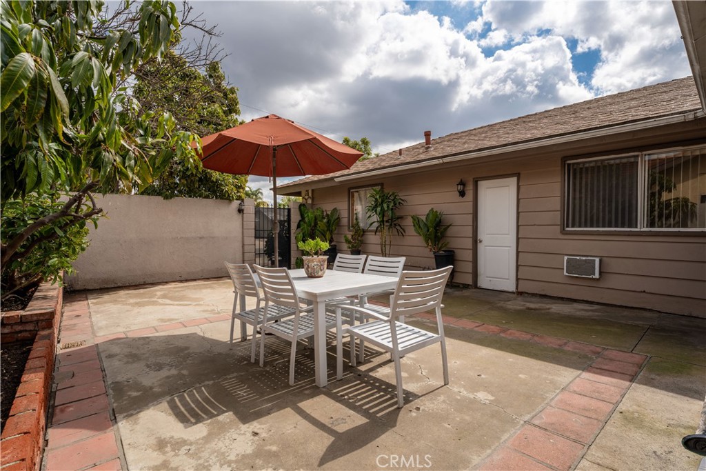 2226 N Eastwood Avenue