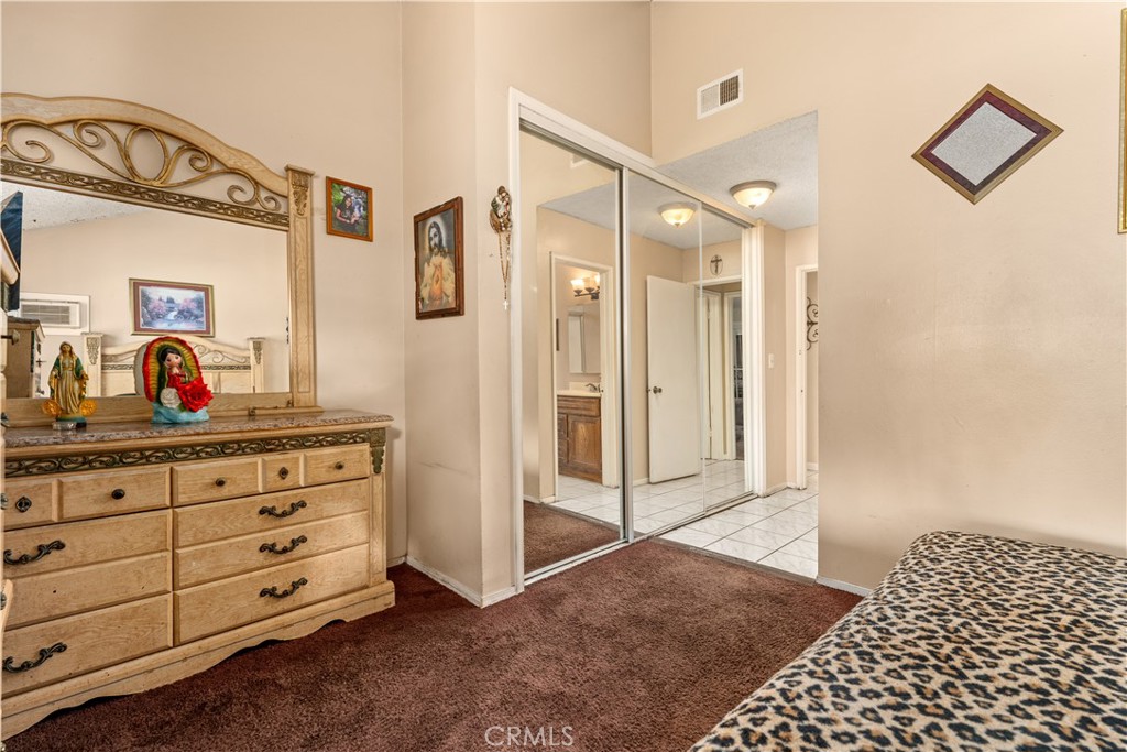 2226 N Eastwood Avenue