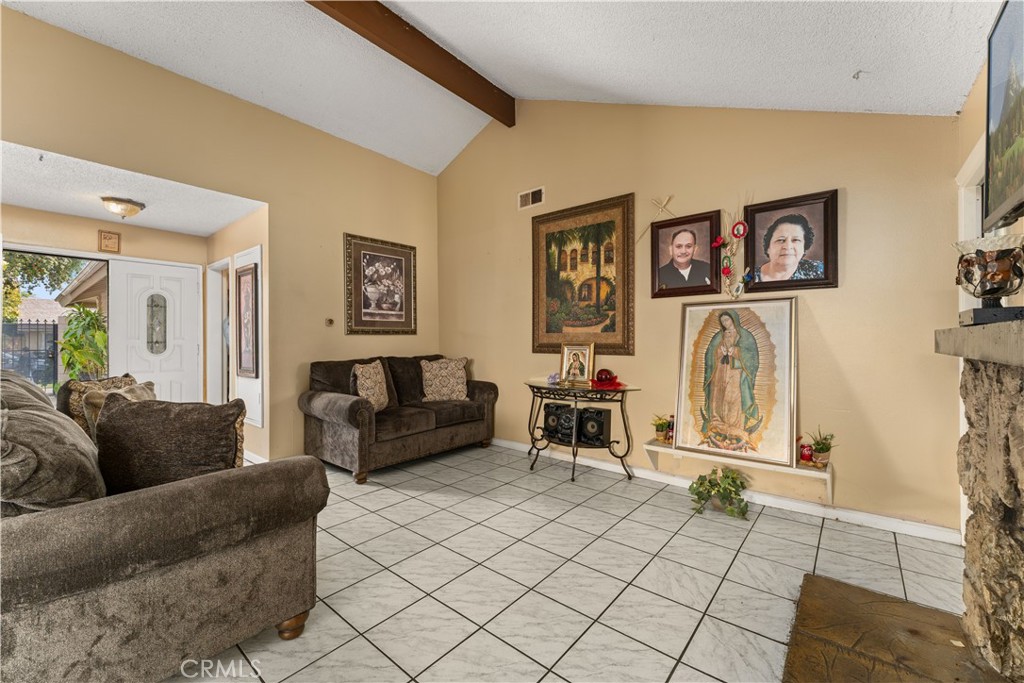 2226 N Eastwood Avenue