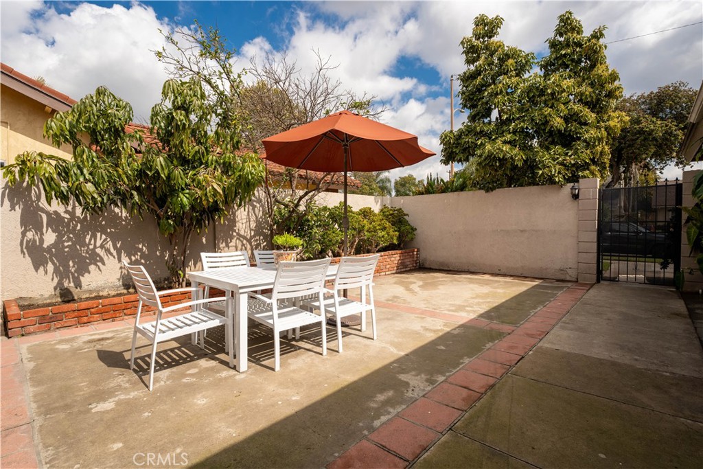 2226 N Eastwood Avenue