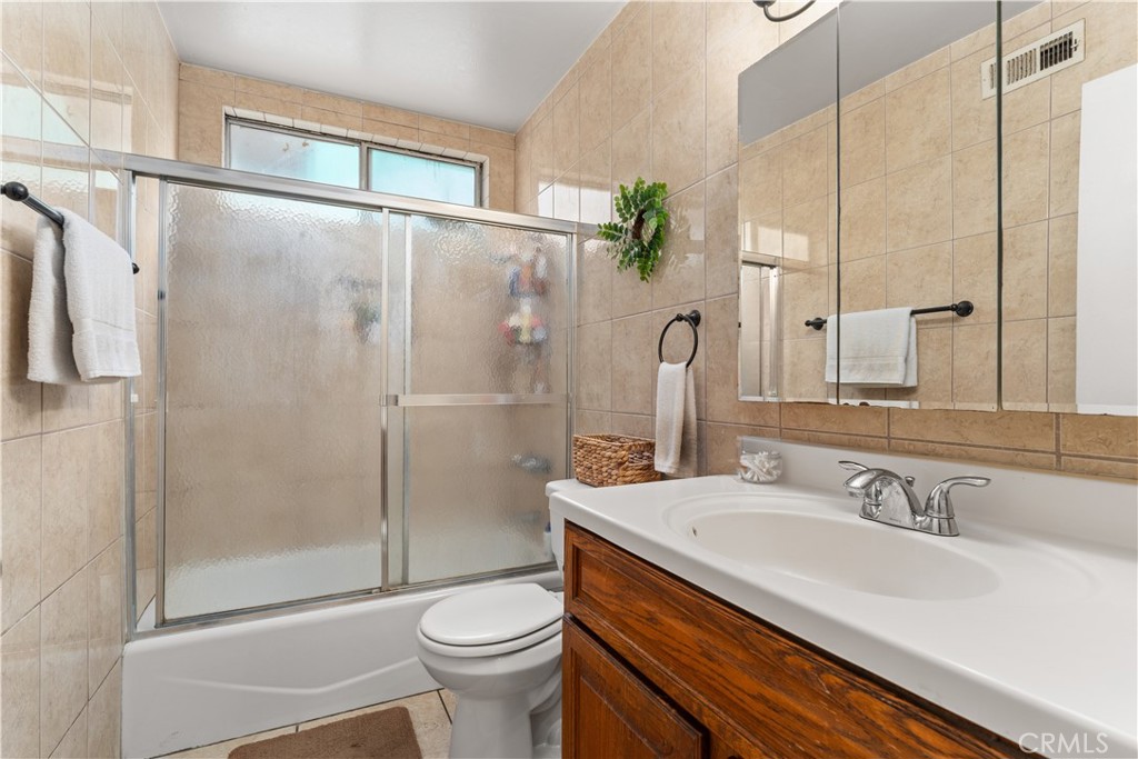 2226 N Eastwood Avenue